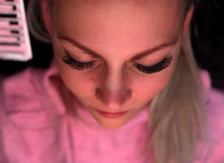 Demény Vivien – szempilla stylist