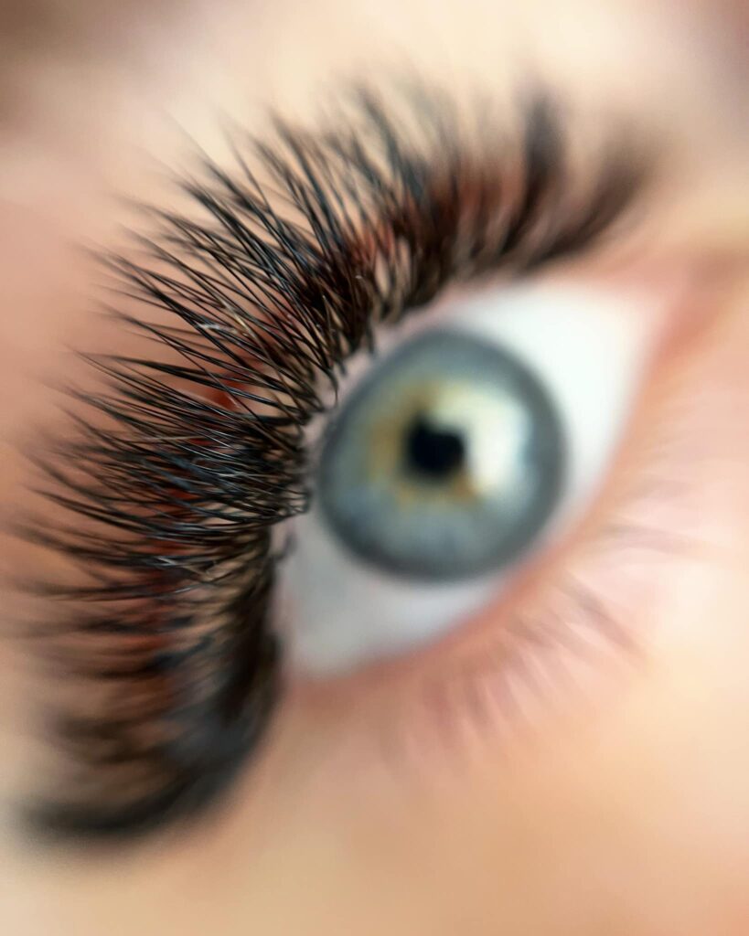 Demény Vivien – szempilla stylist