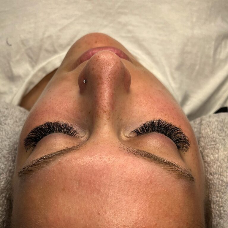 Demény Vivien – szempilla stylist