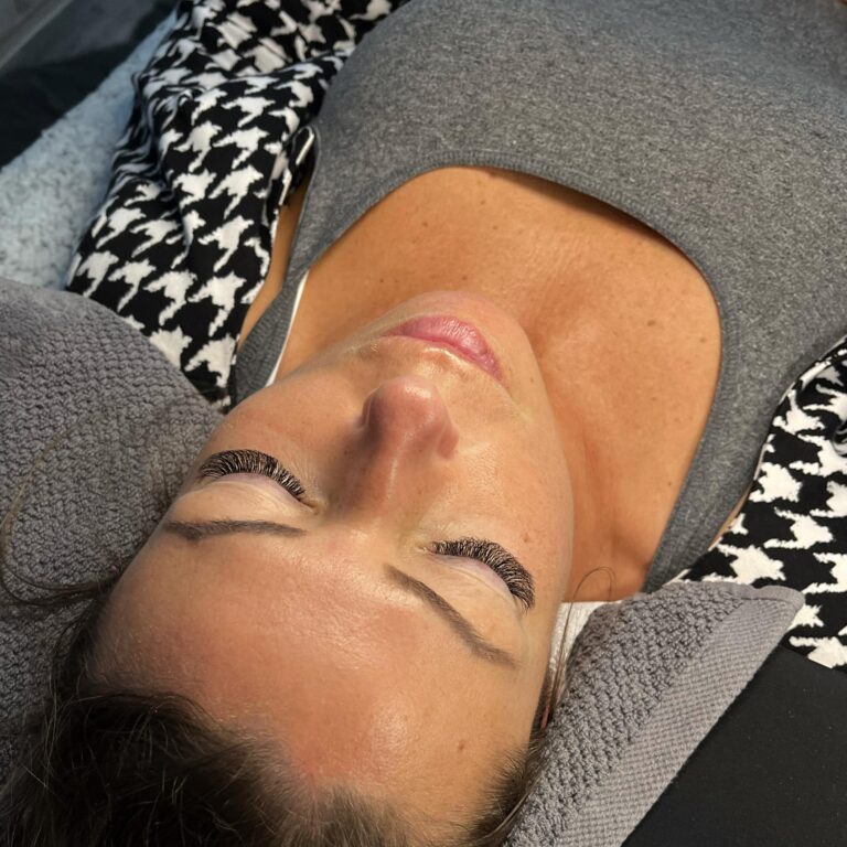 Demény Vivien – szempilla stylist